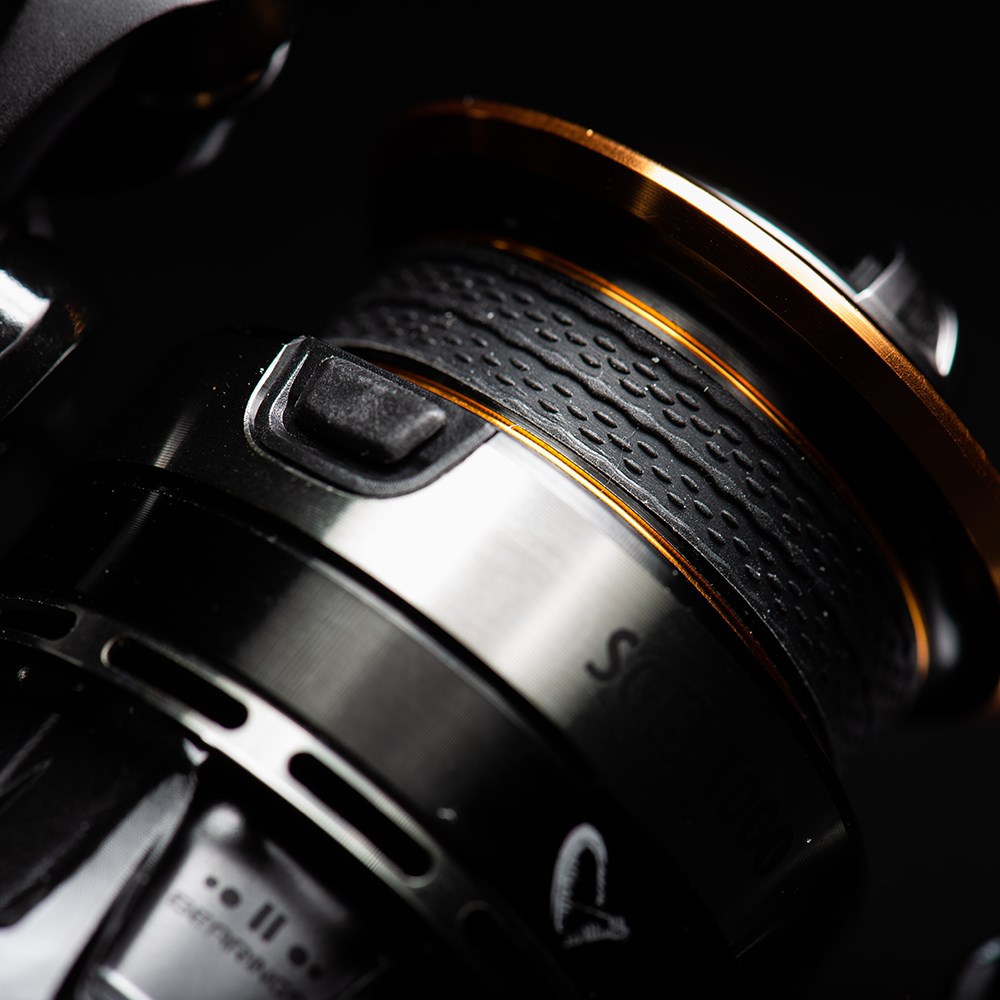 Savage Gear Naviják SG8 4000 FD