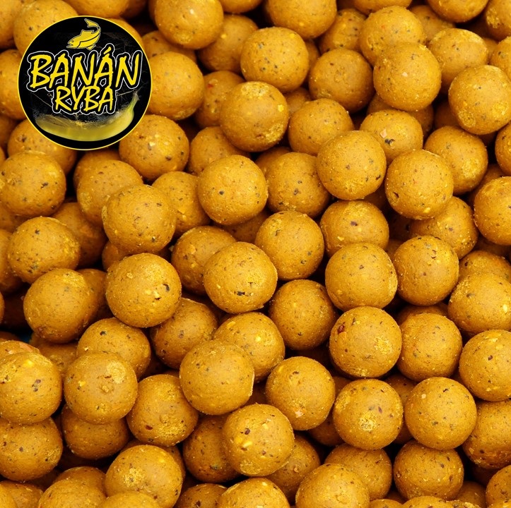 Black Carp boilies Banán/Ryba