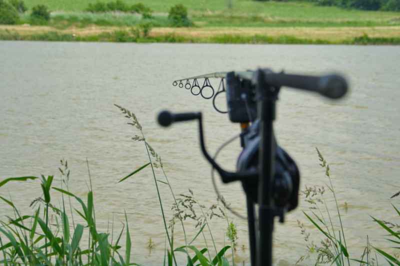 SPORTEX Kaprový prut Invictus Carp 2 díl